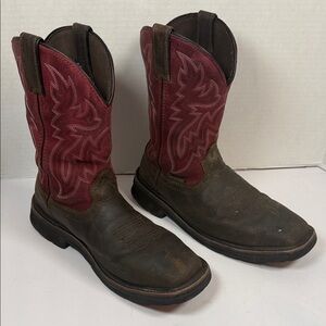 Classic Western Cowboy Boots in Brown and Red men’s size 9 one souls has damage